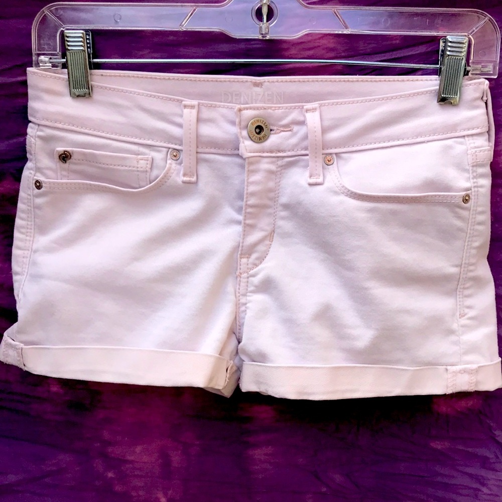 Levi’s pink low-rise shortie shorts